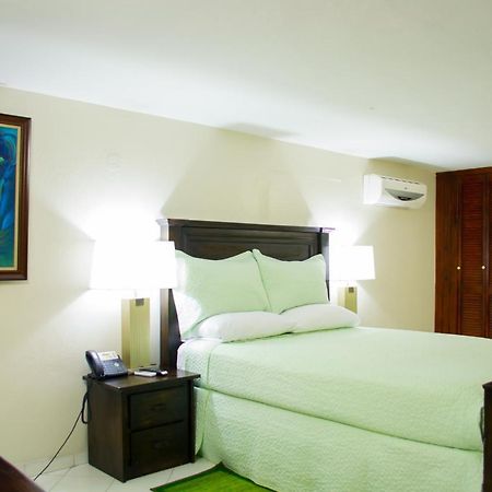 Constellation Hotel 太子港 外观 照片